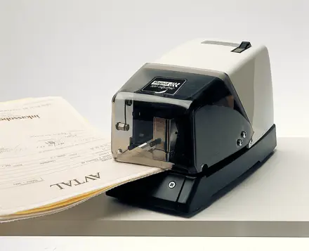 Stiftemaskin elektrisk Rapid 100E 50 ark